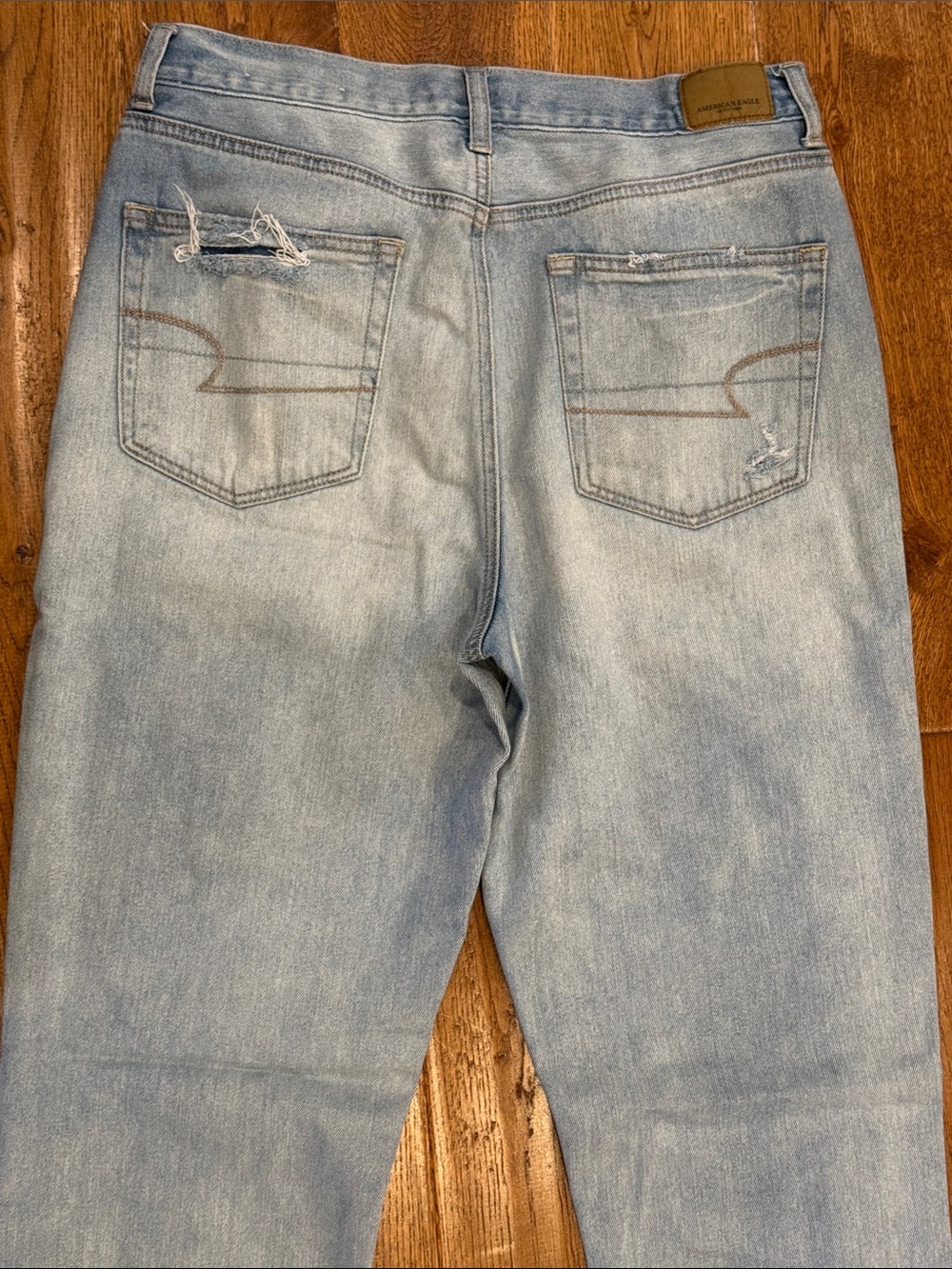 American Eagle Mom Jean - Picture 9 of 11